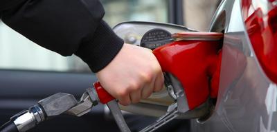 【提提你】大多区零售汽油价格明日每公升料再降4仙 降至168.9仙(图)