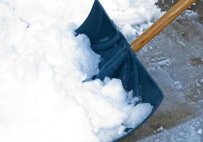 大温地区周六降雪 市民还不能收雪铲(图)