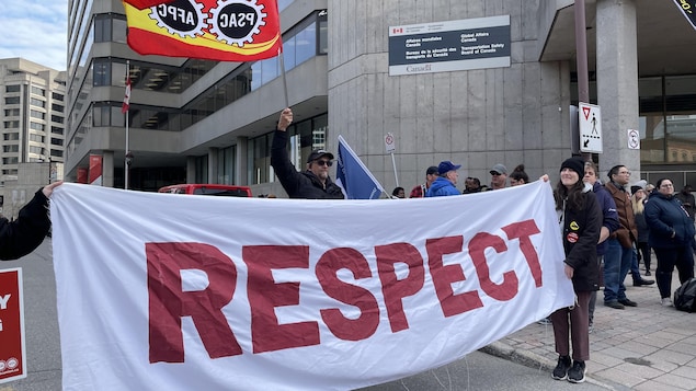 加拿大公务员工会与政府达成初步劳资协议，大罢工基本结束