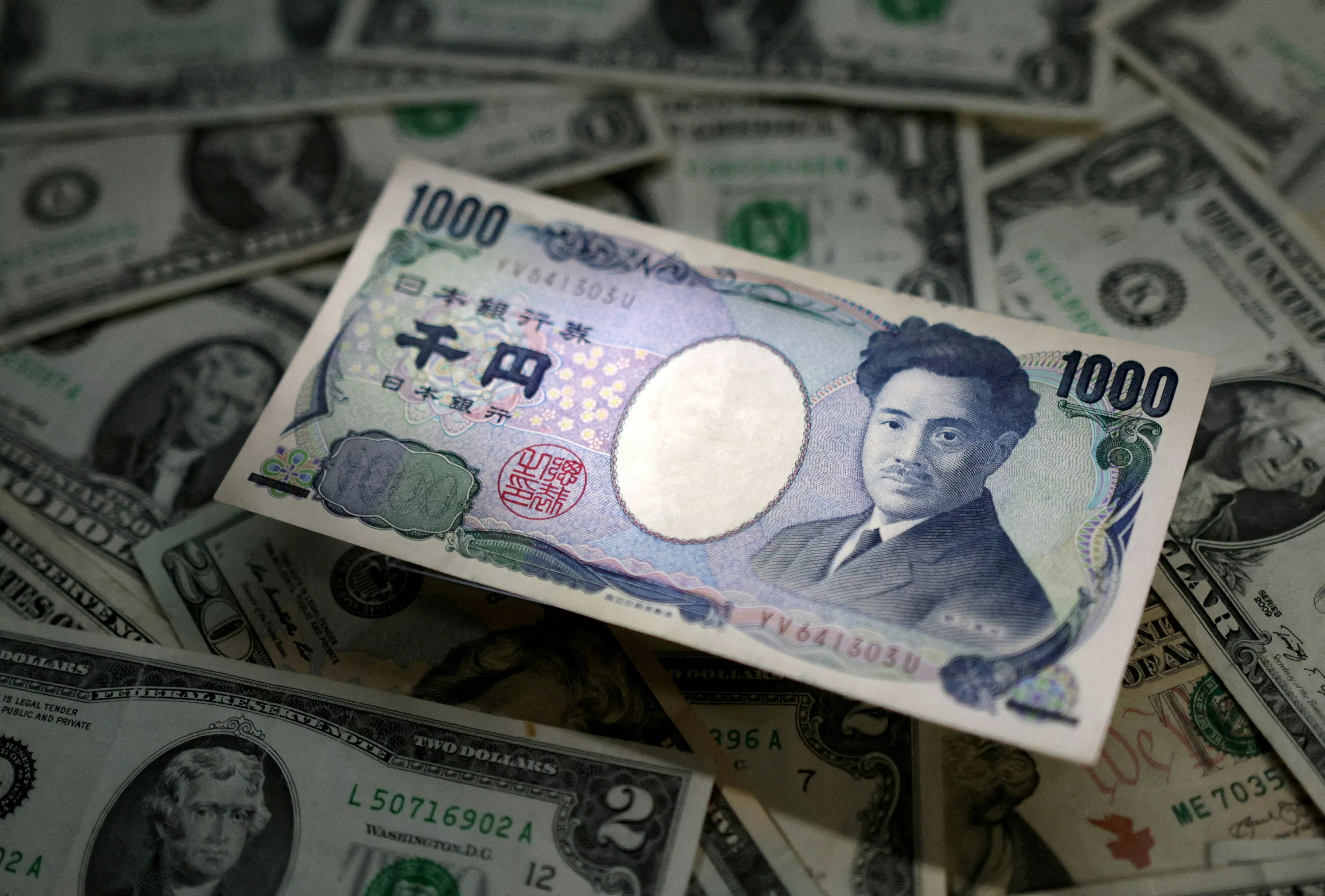 见证历史！日元贬值，刷新34年来新低，奢侈品卖爆了！日本民众出国，为省钱每天少吃一顿饭